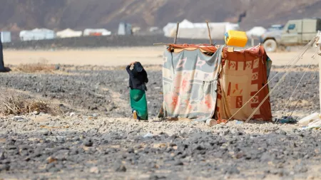 Yemen_Rocky area with one makeshift home in the middle