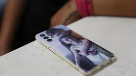 Turkiye_Phone cover with a picture of girl hugging a boy