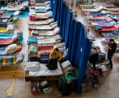 Ukraine_Shelter with many beds